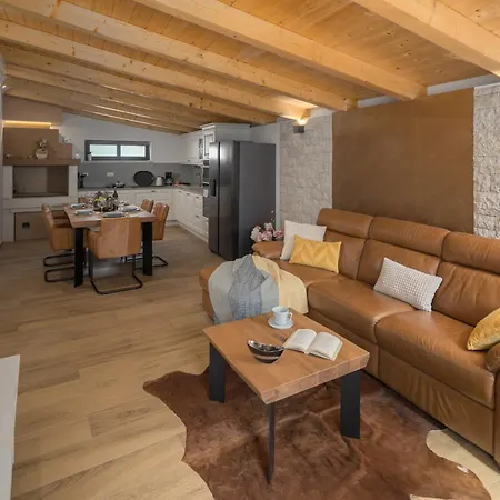 Nona Apartment *